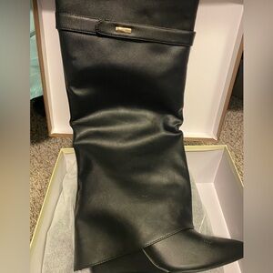 Knee length black boots 
Size 10